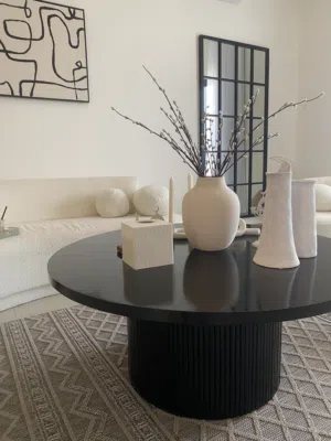 طاولة نظيفة جدا استخدام بسيط