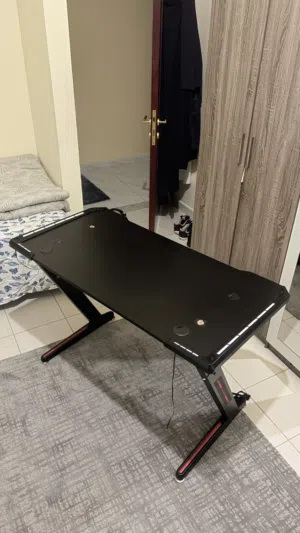 Gaming table  طاوله قيمنق