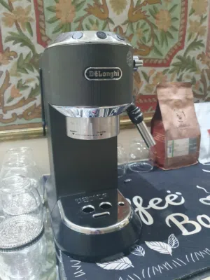 Brand New De'Longhi Dedica Espresso Machine EC685 Silver/Black