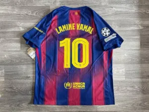 كنزة برشلونة لامين يمال