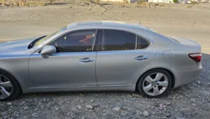Used Lexus LS in Al Dakhiliya