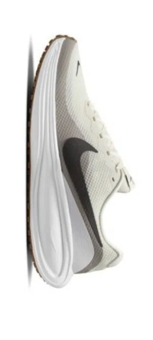 Nike revolution 8
