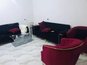 صالون مستعمل استعمال نظيف