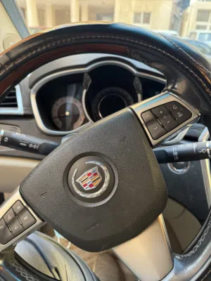 كاديلاك Srx موديل 2010 بحاله ممتازه للبيع