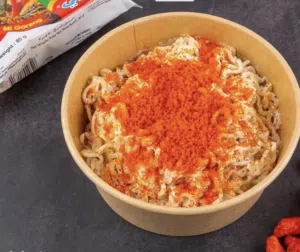 للبيع كافتيريا في صناعية العين مع الرخصة التجاريه.