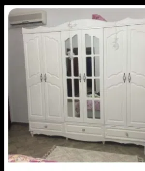 فني تركيب مطابخ وغرف نوم ومكاتب وصيانه جميع أنواع الأثاث