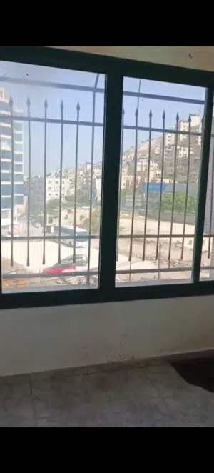 مكتب مميز مطل قريب من سيتي سنتر يصلح لكافة الانشطه. واصل الماء والكهرباء