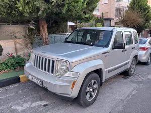 jeep liberty 4x4 بسعر حرق