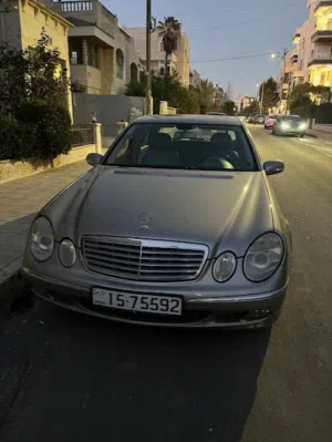 مرسيدس E200 موديل 2006 وارد الوكالة بحالة ممتازة مع فتحة بسعر مغري