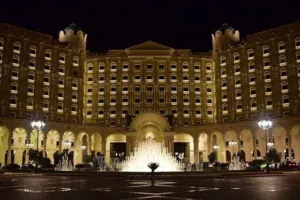 ززززبائننا الكرام نفدم لكم عرررض ممتاز جدا فندق  تشطيب حديث واجهتين تصنيف ث3 بمساحة ارض الفندق 360 و