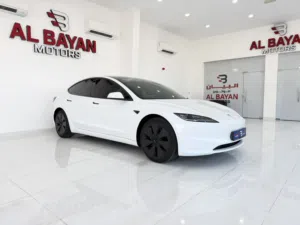 تيسلا موديل 3 ابيض / اسود 2024