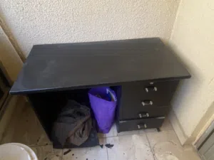 مكتب خشب لون اسود