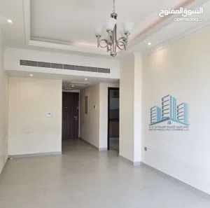 شقة للبيع مؤجرة بدخل ثابت وموقع حيوي في بوشر