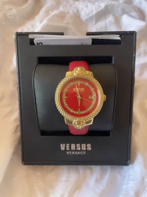 Versace watch red genuine leather brand new  ساعة فيرزاتشي جلد طبيعي احمر جديدة