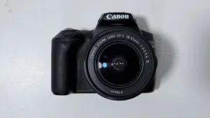 كاميرا كانون 250d نظيفة (WiFi + Bluetooth )