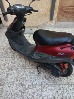دراجه نضيفه اريد ارواس بشحن اكس900 ار 11 كلشي شغال سلف هندر