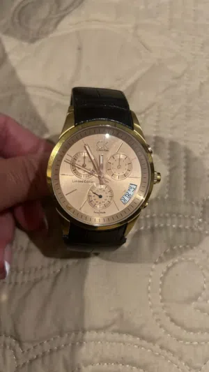 ساعة CK رجالي من  ساعات العلامة التجارية “ Calvin Klein”  التي تمتاز بالبساطة ، حالتها ممتازة .