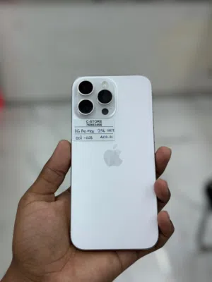 iPhone 16 pro max - 256 GB - Great and neat phone - warranty October 2026