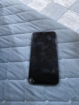 Apple iPhone X 256 GB in Basra