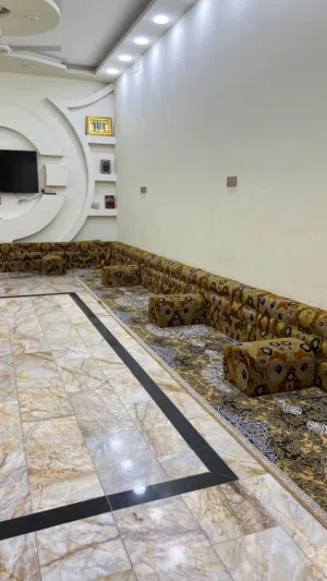 ديوان جلسة عربية قياس 9x4 مضغوط ثقيل ونضيف