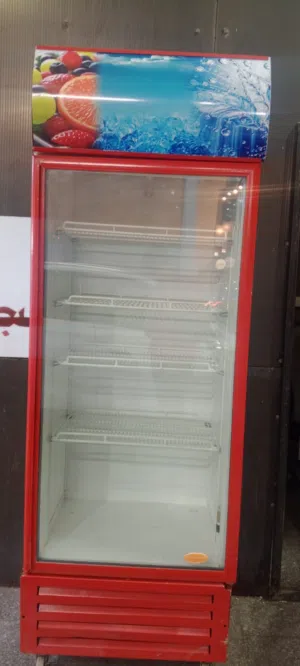 ثلاجة عرض للبيع شبه جديده