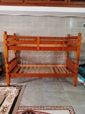 3أسرة كل سريرمتكون من طابقين أسرة إستعمال نظيف ودولاب