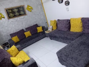 طقم كنب مع كورنر مستعمل بحالة ممتازة جدا جدا جدا