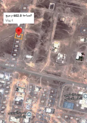 ارض بالقرب من المدارس كورنر  3 واجهات