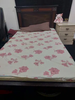 سرير خشب  120