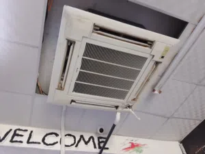 مكيف 4 طن مستخدم بحاله ممتازه جدا شغال