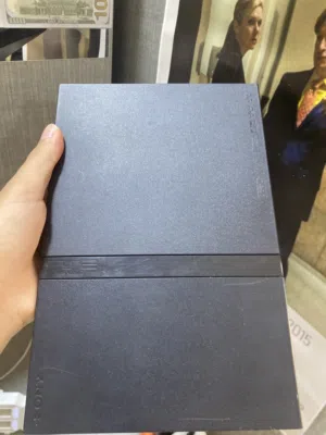 بلايستيشن 2 بحاله ممتازه ما فيه اي عطل مع جميع وصلاته + 2 ايدين شغالات ما فيهم خراب كوبي