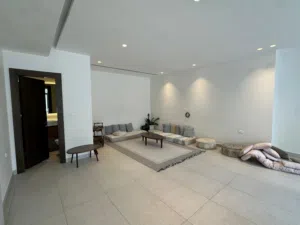 280 m2 4 Bedrooms Apartments for Rent in Amman Abdoun
