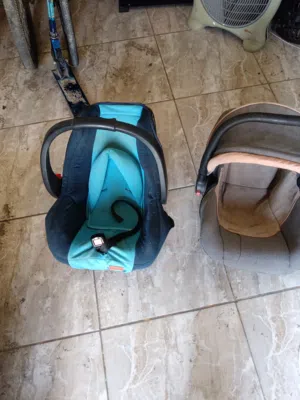 مقاعد أطفال للسياره والمنزل هزازه