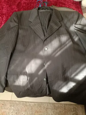 بدلات رجاليه مستعمله بحاله الجديد