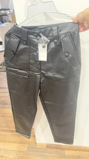 ملابس للبيع