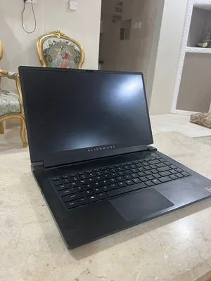 Alienware . Windows . 15.6"1