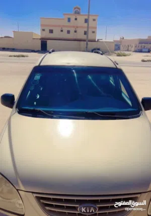 Kia . Carens . 2006 . Used4