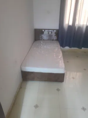 سرير مستعمل