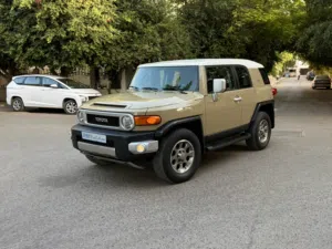 Used Toyota FJ in Tripoli