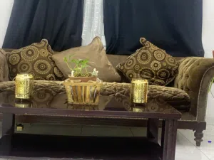 كنبة مع طاولة 20ريال