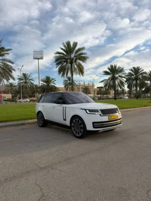رنج روفر فوج HSE V8 خليجي سيرفس و ضمان الوكالة 2023