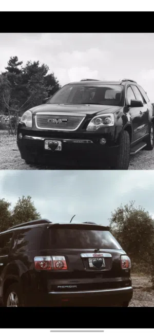 2009 GMC ACADIA, a luxury car