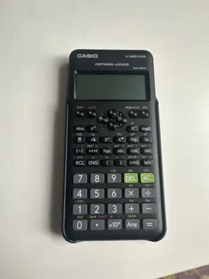 آله حاسبة من fx-95ES PLUS