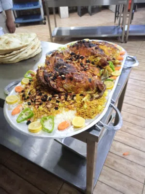طباخ شرقي ابحث عن عمل شرط التيست اشتغل شرقي كامل واشتغل مندي تنور متحرك