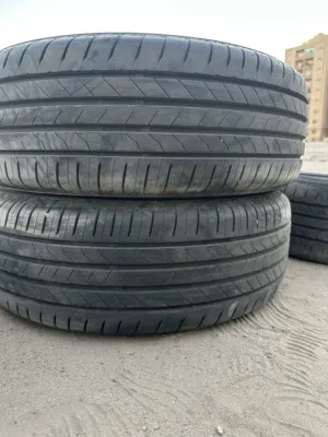 تواير مستعمله نضيفه ومفحوصه 265/70/17 ص.          ..