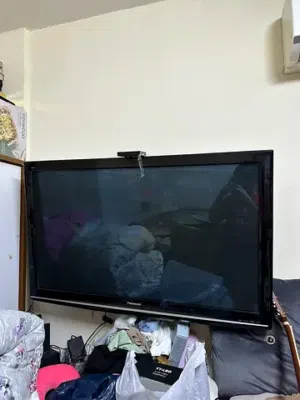 شاشه بلازما ماركه باسونيك مع ريمول واخرى شاشه حجم 21 ال جي اثنين شغالات