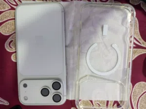 I phone 17 pro max silver 256GB 100/100 condition   آيفون 17 برو ماكس فضي، سعة 256 جيجابايت، ميه/ميه