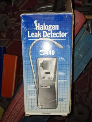 جهاز كشف تسرب الهالوجين - Halogen Leak Detector