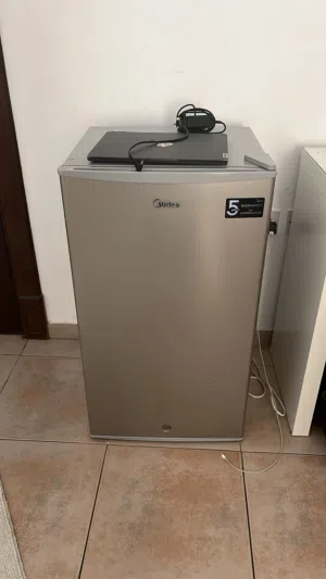 ثلاجة صغيرة ميديا Small MIDEA Refrigerator