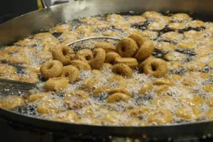 يوجد لدينا افضل معلمين الفلافل والشبس عمل مضمون